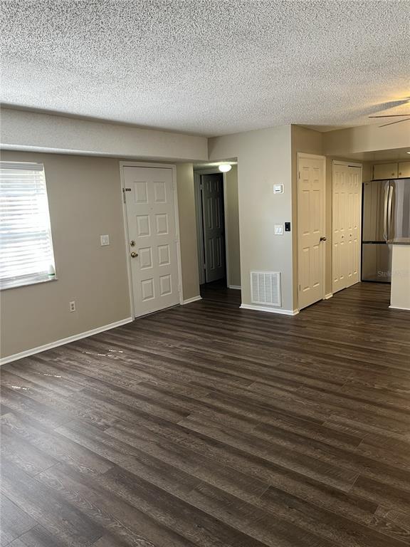 Foto del edificio - 143 Windtree Ln