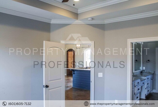 Building Photo - Charming 3-Bedroom House on Greenfield Drive!
