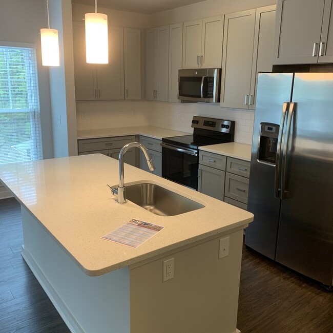 Building Photo - 109 Residences Ln