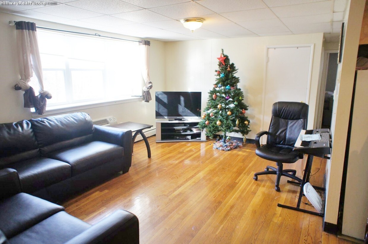 1751 Washington St Unit 7, Braintree, MA 02184 Room for Rent in