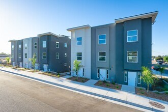 Building Photo - 1400 Ramona Ave