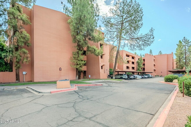 Building Photo - 4303 E Cactus Rd