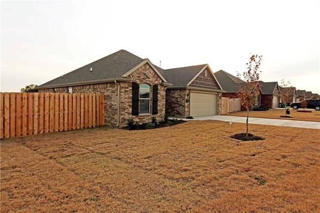 Building Photo - 310 Sullivans Wy