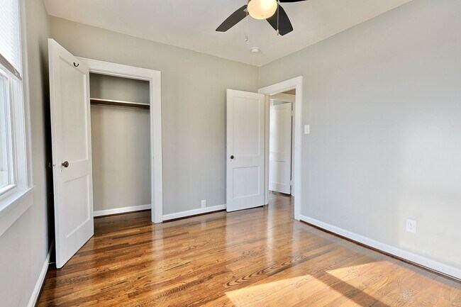 Foto del edificio - 1618 Mall St NW