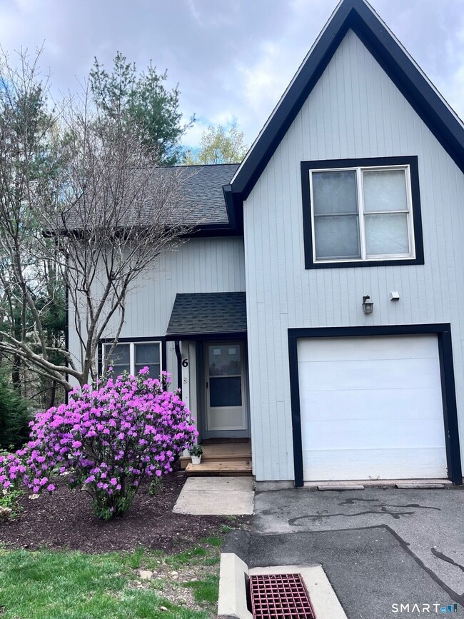 Building Photo - 6 Timberline Dr
