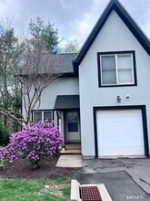 Building Photo - 6 Timberline Dr