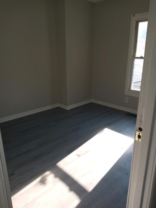 Foto del edificio - 3218 Simpson Rd