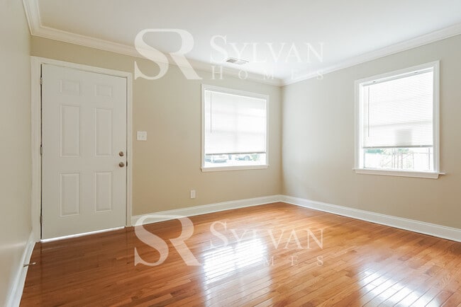 Building Photo - Vibrant 3BR 2BA Home for You
