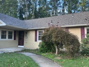 Building Photo - 7 Wisina Ct