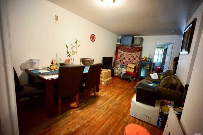 Foto del edificio - 153-21-153-58 58th Ave