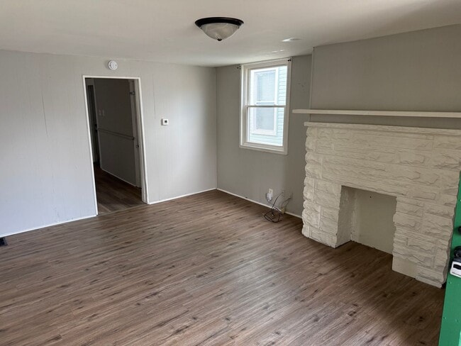 Building Photo - 721 Ross Ave