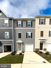 Building Photo - 2584 Cougar Ln