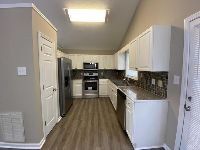 Building Photo - 203 Jasmine Trail