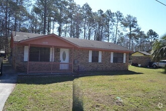 Building Photo - 1092 Live Oak Dr