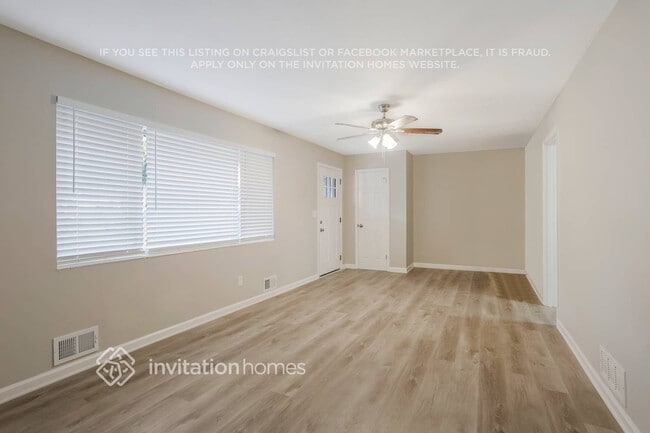 Building Photo - 8490 Meadowbrook Dr