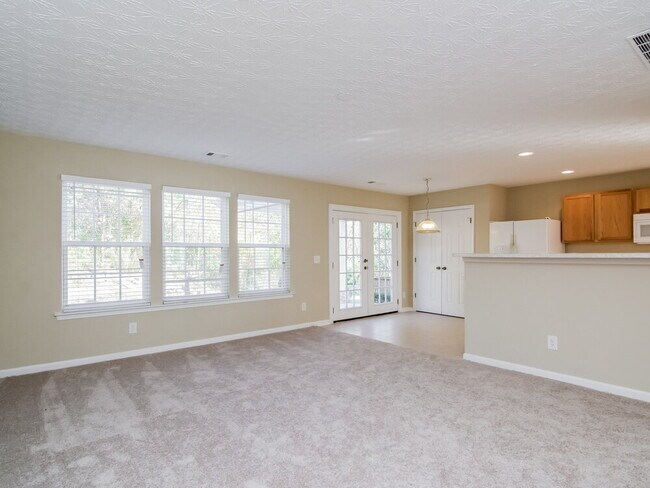 Foto del edificio - 341 Meadows Ln