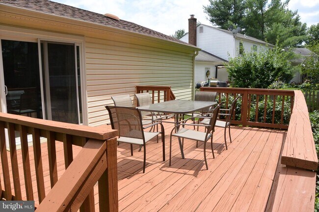 Building Photo - 1614 Hiddenbrook Dr