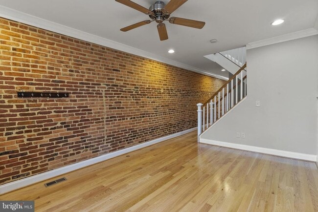 Building Photo - 3215 Fleet St