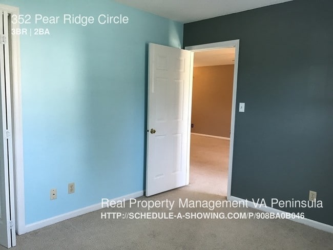 Building Photo - 352 Pear Ridge Cir