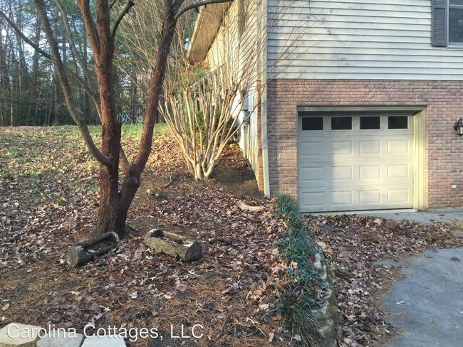 Building Photo - 205 Pine Berry Cir
