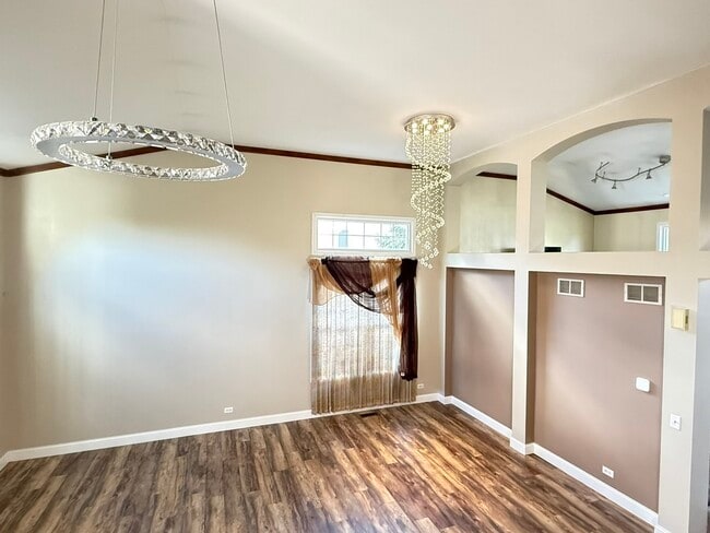 Building Photo - 374 W Boxwood Ct