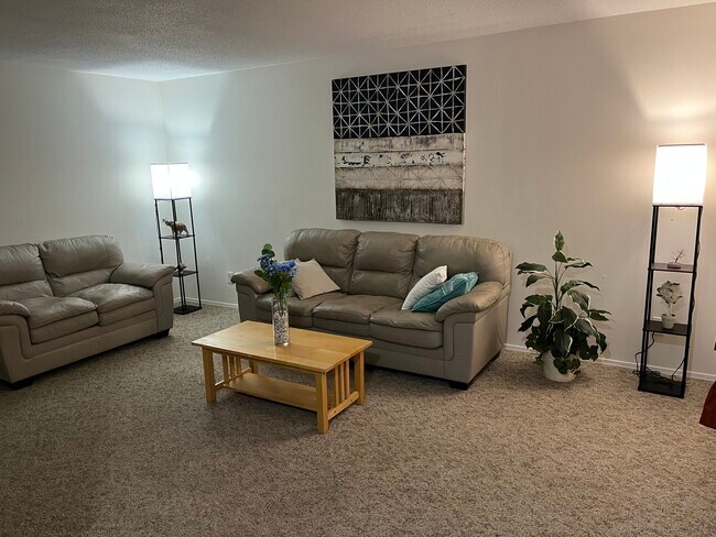 Sala de estar - 16 Caesar Dr