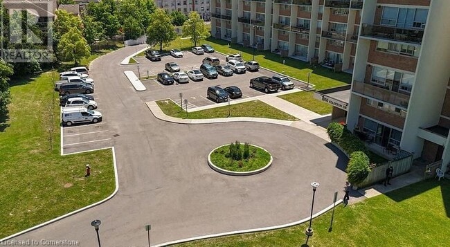 Building Photo - 1050 Stainton Dr