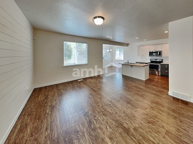 Building Photo - 11225 S Crescent Oak Way