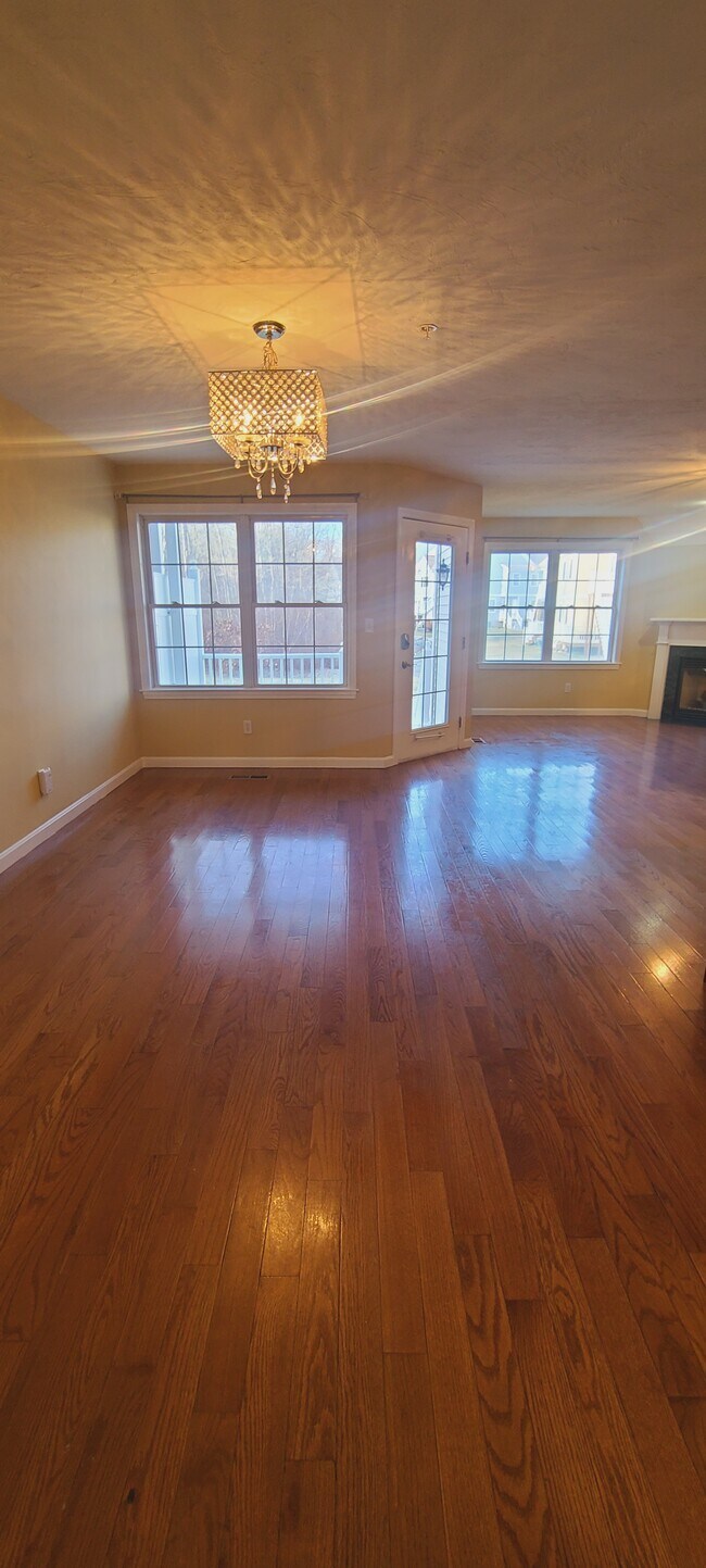 212 Tamarack Ln Unit 212 Tamarack Lane, Abington, MA 02351 Condo for