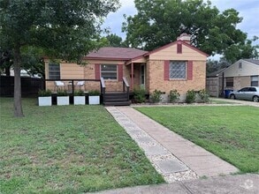 Building Photo - 2759 Avon St