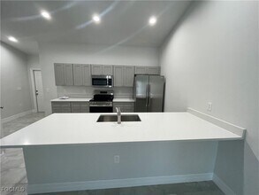 Building Photo - 1421 Gleason Pkwy