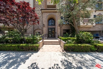 Building Photo - 12026 Hoffman St