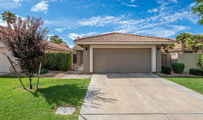 Building Photo - 8845 E Sunnyside Dr