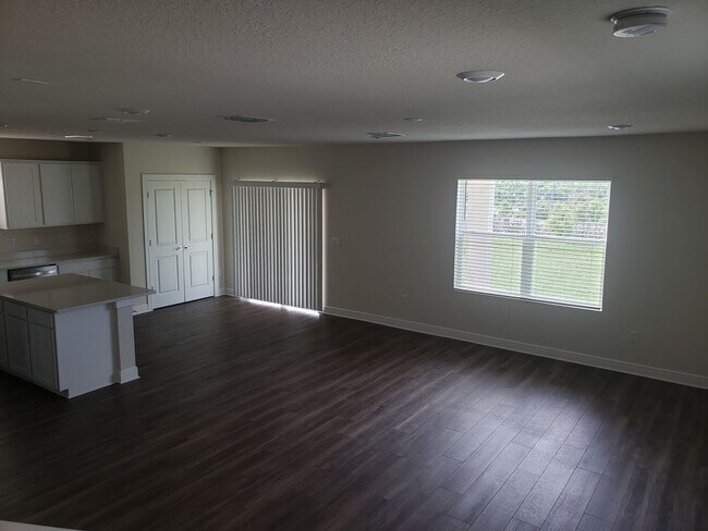Building Photo - Beautiful Ridgeview Home!