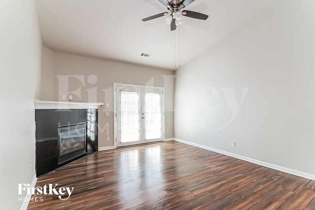 Building Photo - 2816 Harcourt Dr