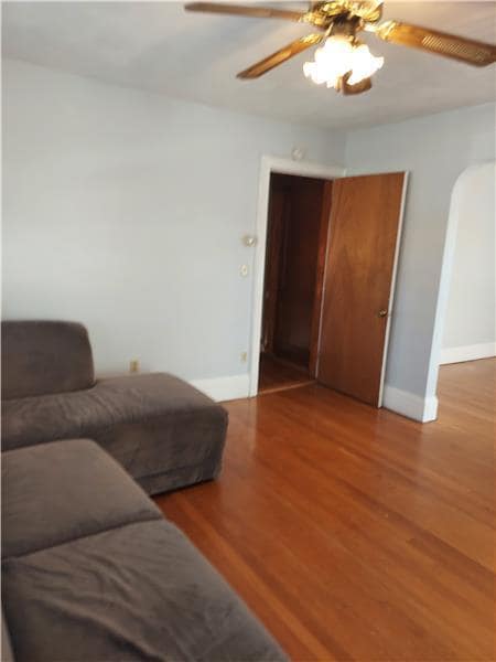 Foto del edificio - 547 Gallivan Blvd