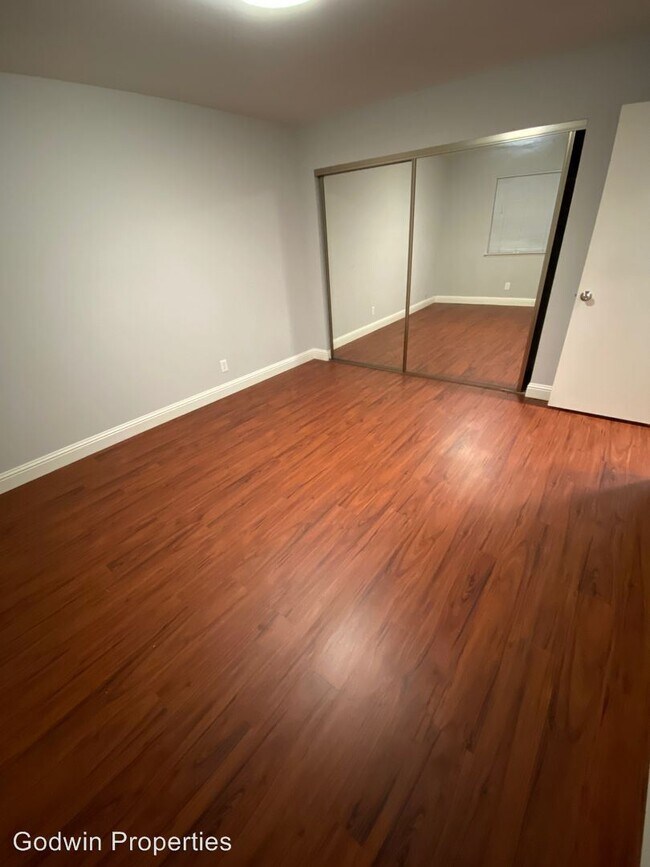Foto del edificio - 2300 Regent Way