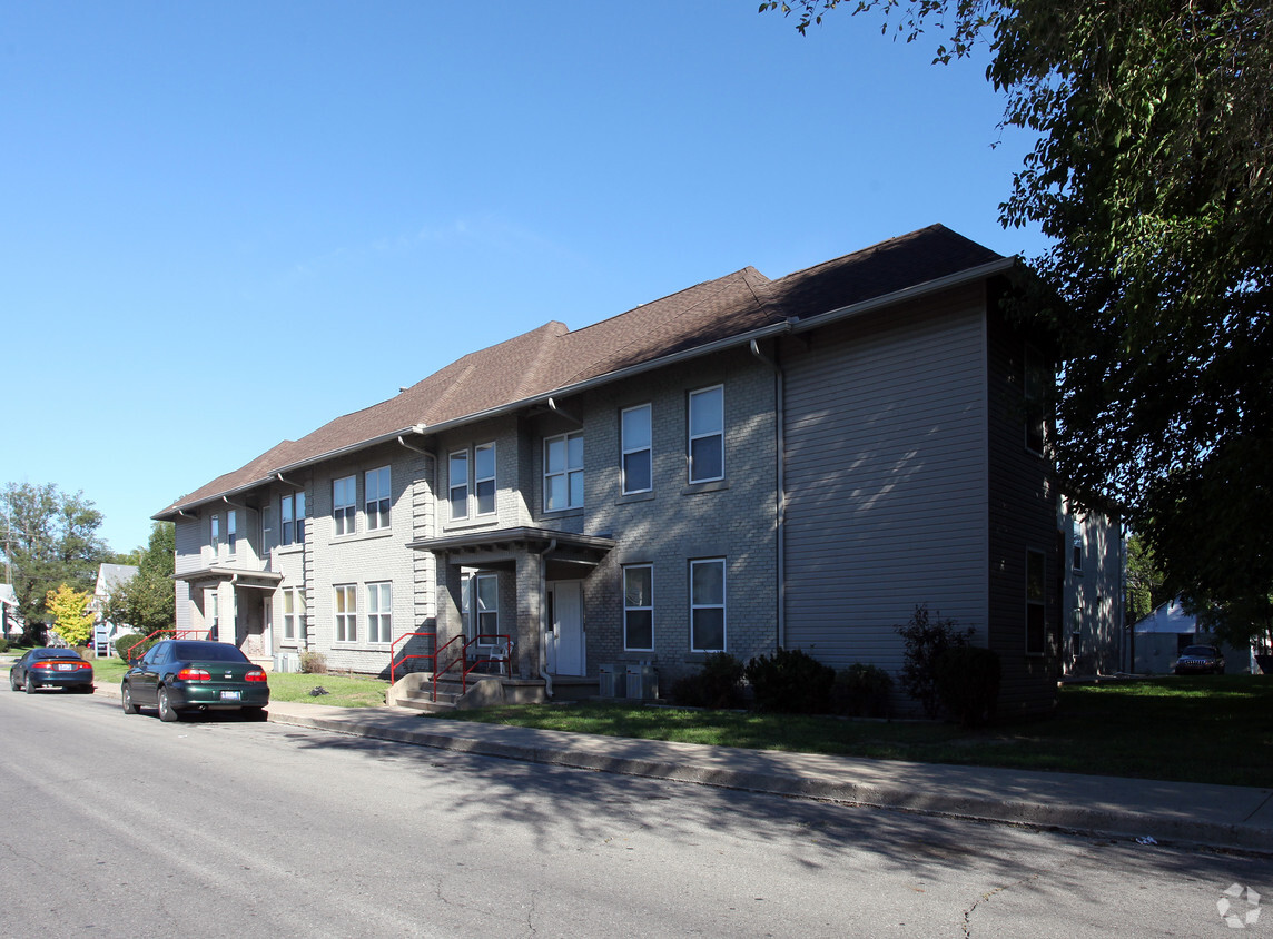 Foto del edificio - Rose Court Apartments