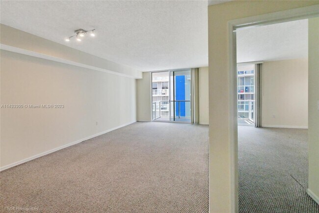 Foto del edificio - 5091 NW 7th St