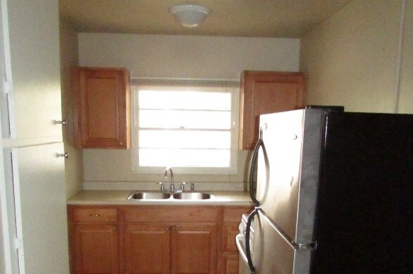 kitchen - 320 S Grape St
