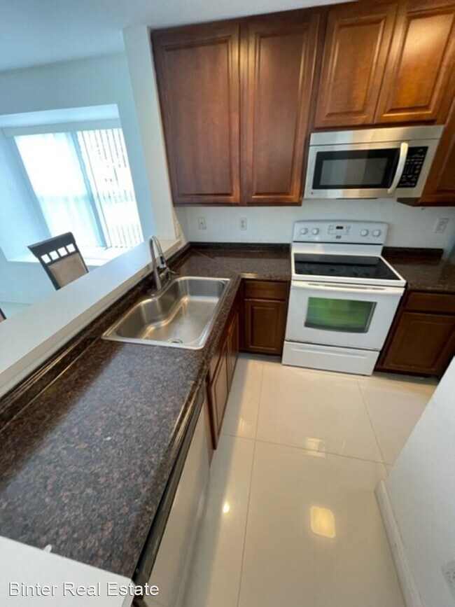 Foto del edificio - 2 br, 2 bath House - 4831 Via Palm Lake 1212