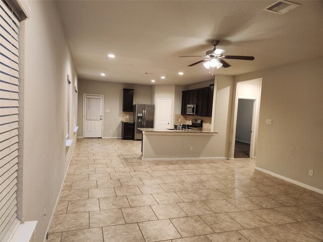 Building Photo - 2402 Meerstad Ln