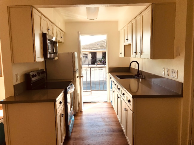 Building Photo - 5931 Birch St