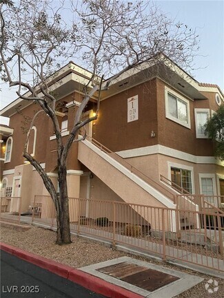 Building Photo - 830 Carnegie St