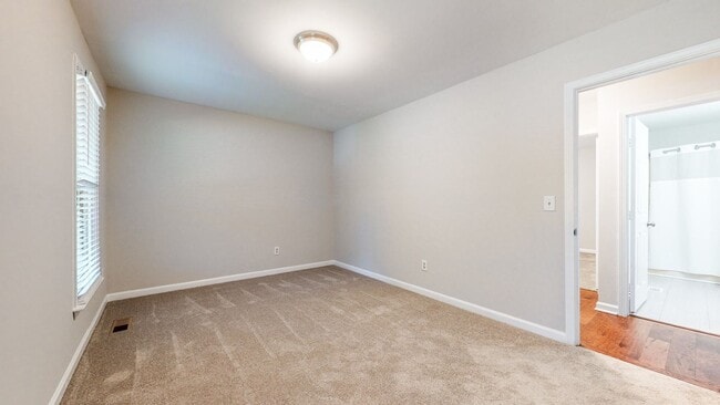 Building Photo - 1503 Birchwood Cir