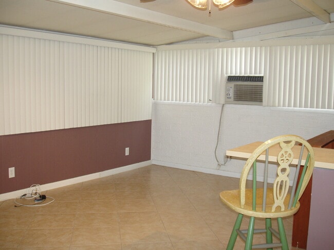 Building Photo - 463 S Fig Tree Ln