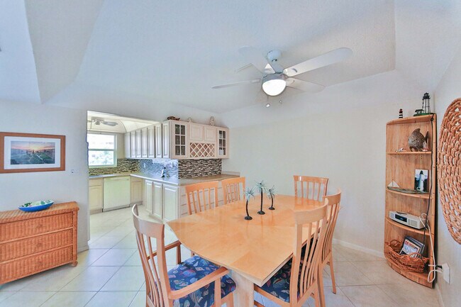 Foto del edificio - 25740 Hickory Blvd