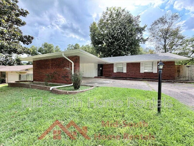 Photo - 3831 Hermitage Drive House