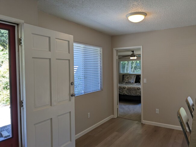 Building Photo - 22 Paso Cresta