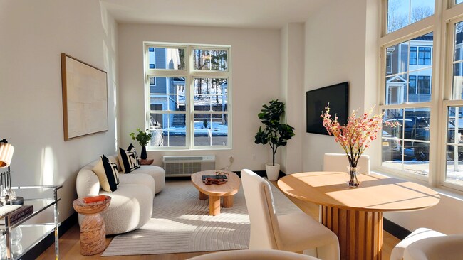 Interior Photo - Lexington on Broadway